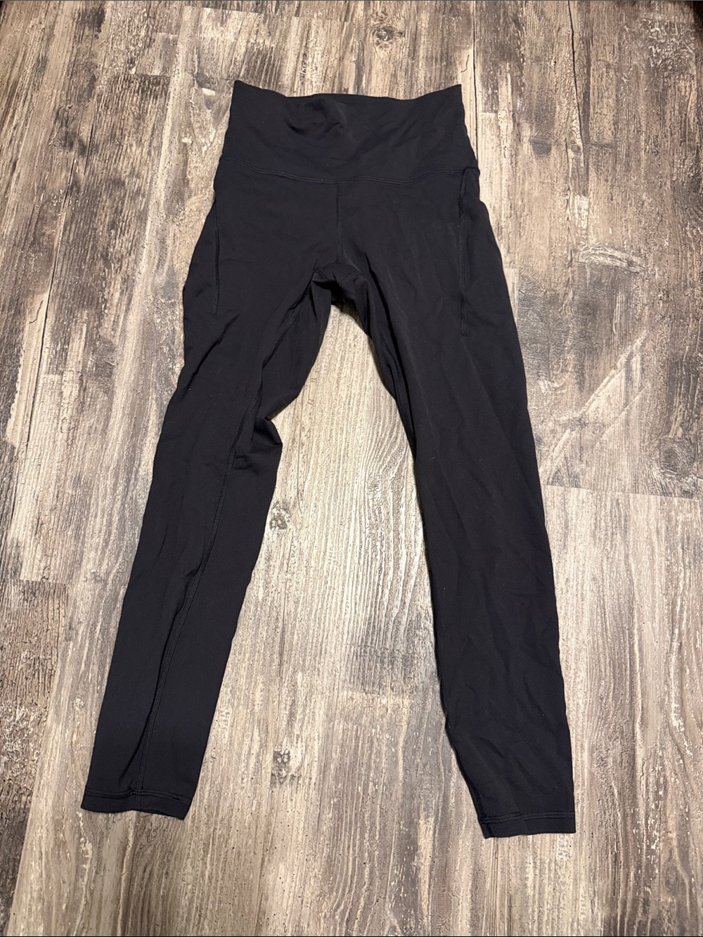 lululemon athletica wundertrain with pockets